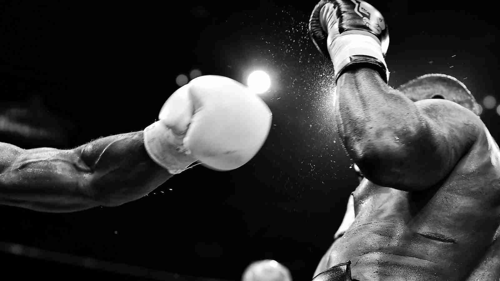 Interesting boxing facts and the four main styles of boxing in sports.