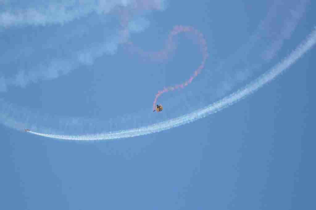 airshow skydiving