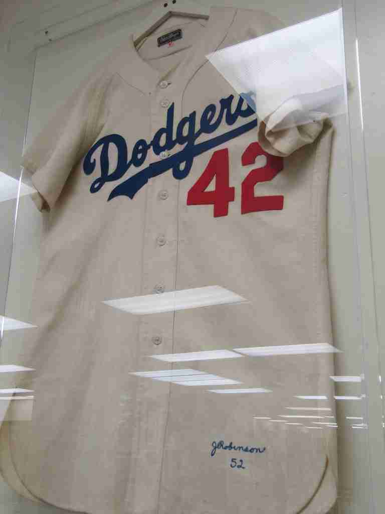 Jackie Robinson jersey 42