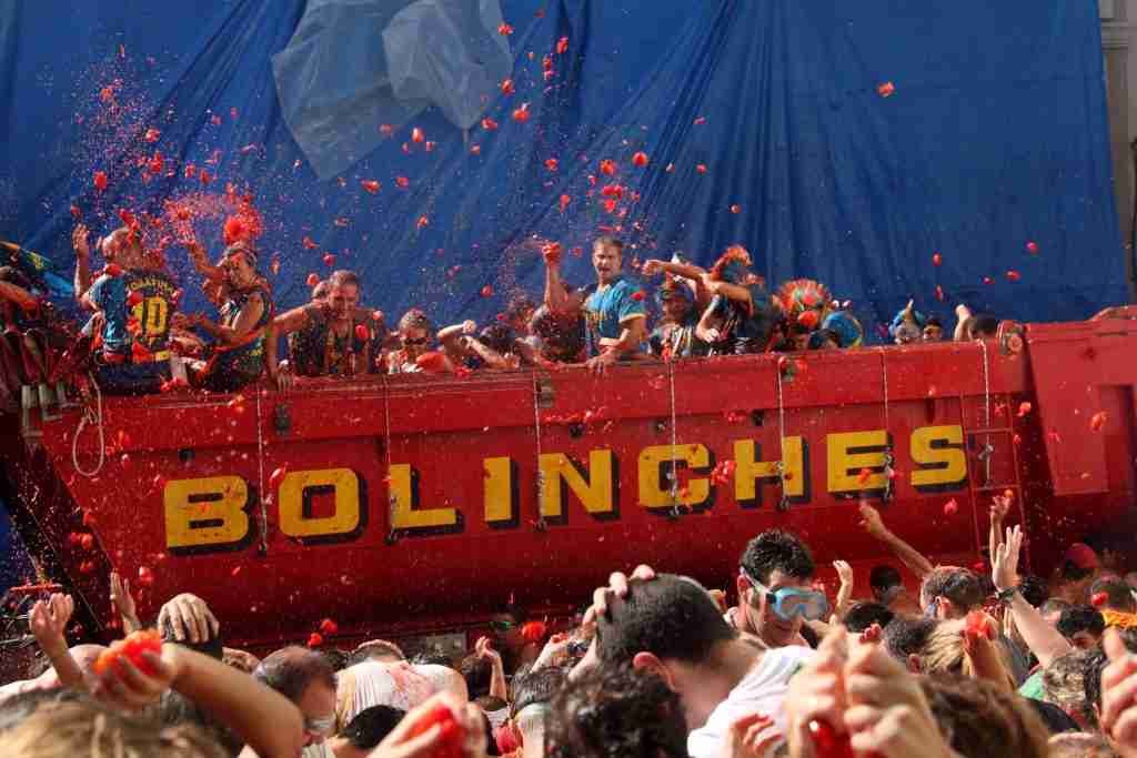 La Tomatina Spain. fun facts about Spain